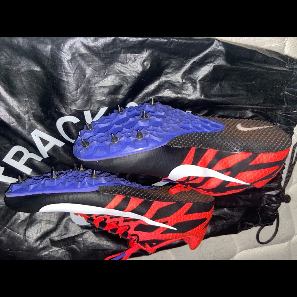 Track shoes